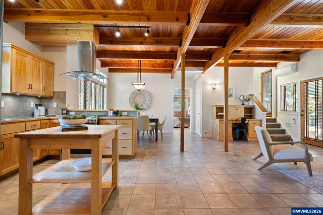 2089 Graham Dr, Eugene, OR 97405