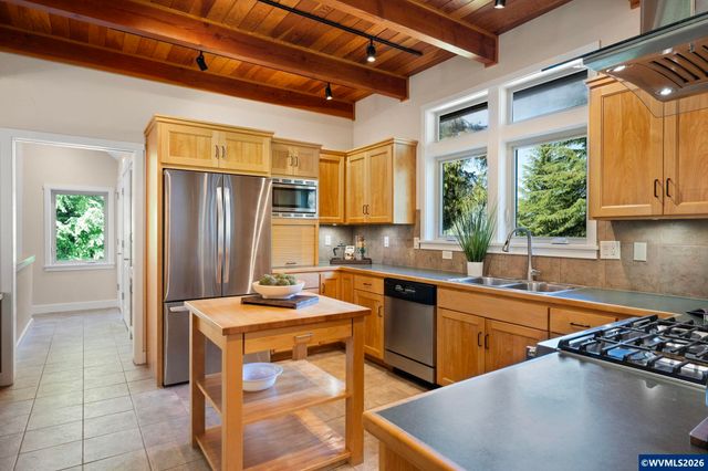 2089 Graham Dr, Eugene, OR 97405