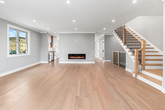 2411 N 77th Avenue, Elmwood Park, IL 60707