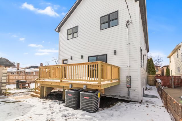 2411 N 77th Avenue, Elmwood Park, IL 60707