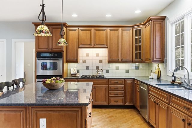 25 Valley View Drive, Grafton, MA 01536
