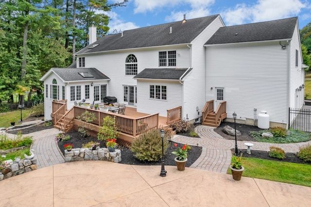 25 Valley View Drive, Grafton, MA 01536