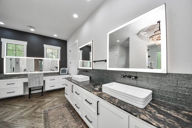 18828 Harbor Side Boulevard, Conroe, TX 77356