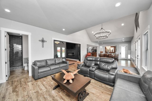18828 Harbor Side Boulevard, Conroe, TX 77356