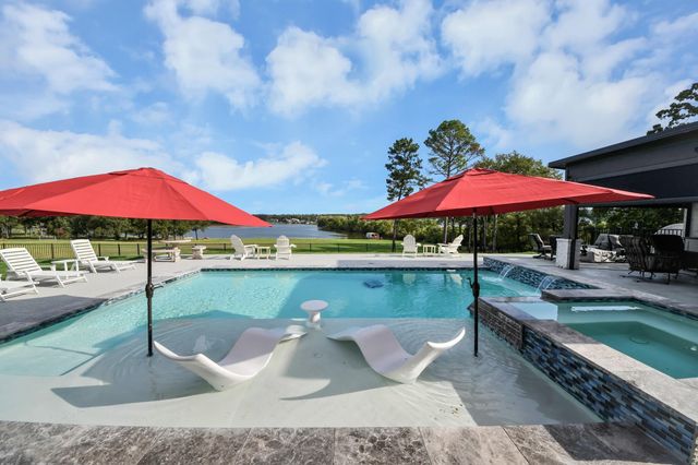 18828 Harbor Side Boulevard, Conroe, TX 77356