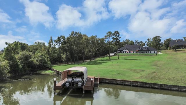18828 Harbor Side Boulevard, Conroe, TX 77356