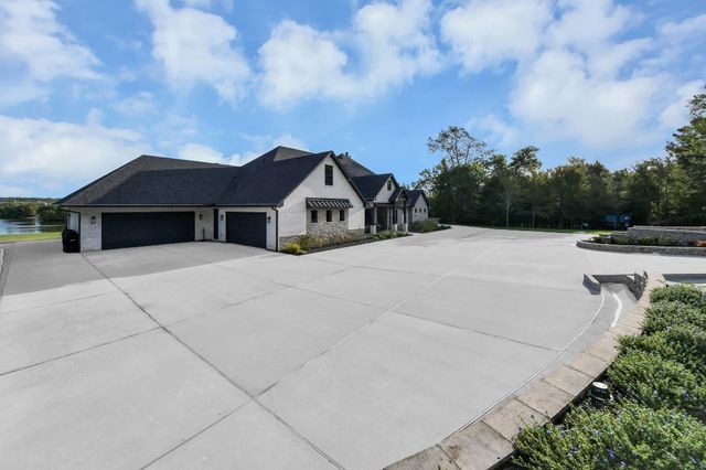 18828 Harbor Side Boulevard, Conroe, TX 77356