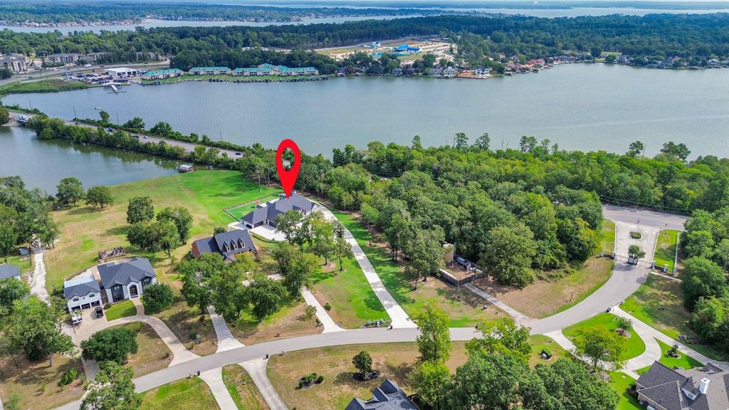 18828 Harbor Side Boulevard, Conroe, TX 77356