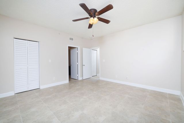 20889 Saint Andrews Boulevard, Boca Raton, FL 33433