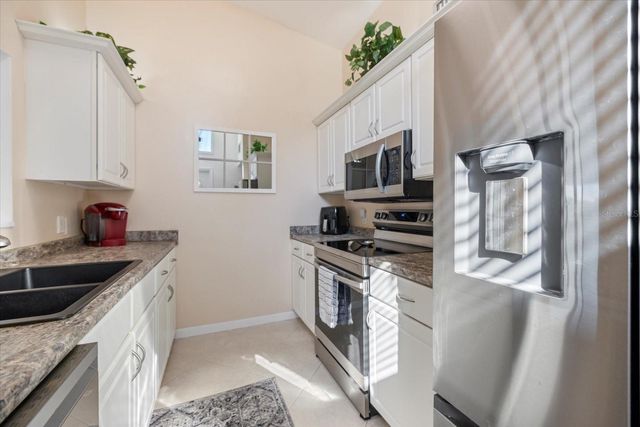 702 WHITE PINE TREE ROAD 72, Venice, FL 34285