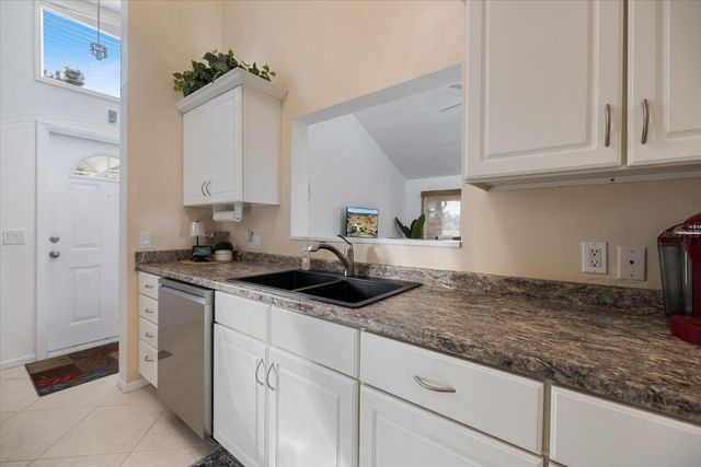 702 WHITE PINE TREE ROAD 72, Venice, FL 34285