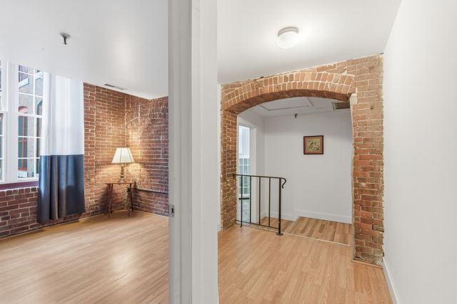 470 Silver St Apt 206, Manchester, NH 03103