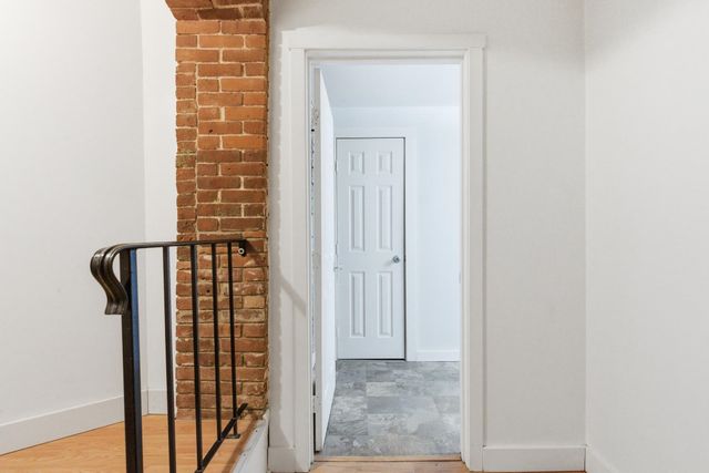 470 Silver St Apt 206, Manchester, NH 03103