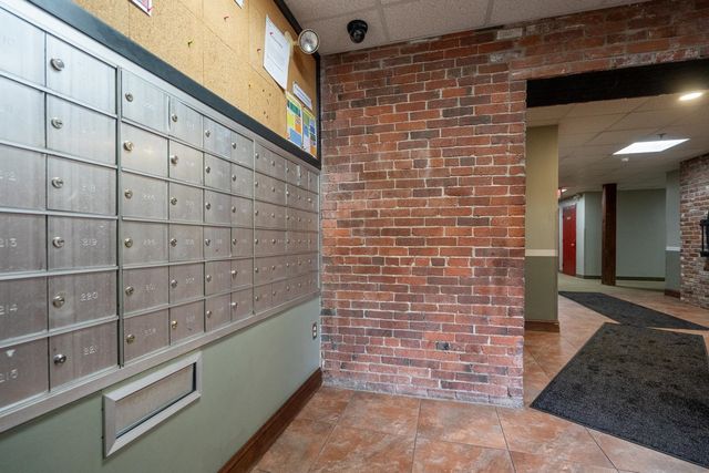 470 Silver St Apt 206, Manchester, NH 03103