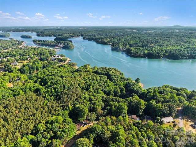 241 Spring Shore Road, Statesville, NC 28677