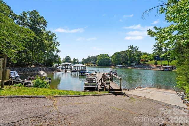 241 Spring Shore Road, Statesville, NC 28677