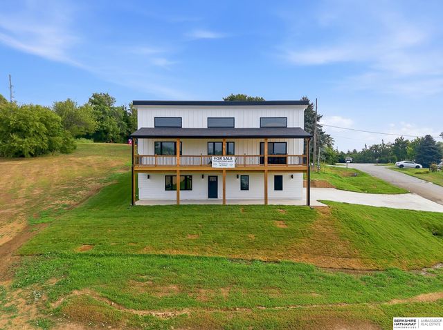 2390 Cambridge Drive, Plattsmouth, NE 68048