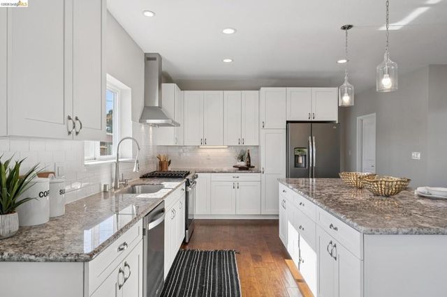 969 63Rd St, Oakland, CA 94608