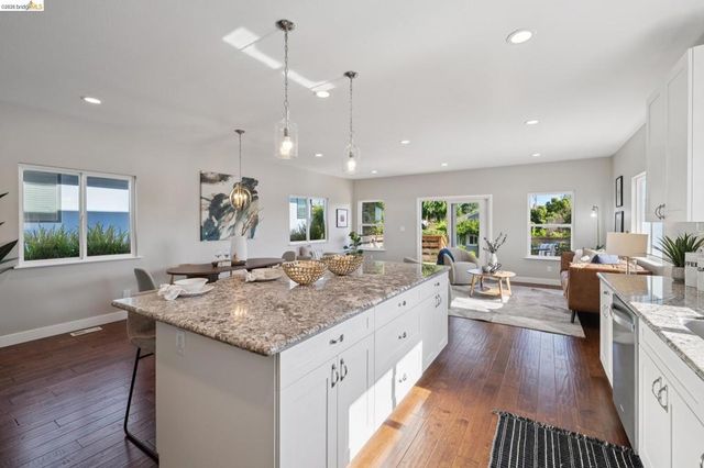 969 63Rd St, Oakland, CA 94608