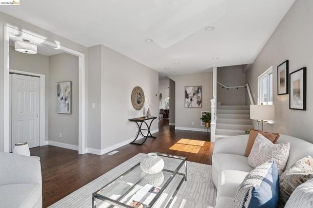 969 63Rd St, Oakland, CA 94608