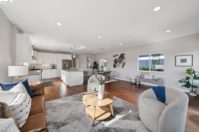 969 63Rd St, Oakland, CA 94608