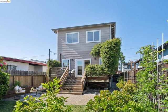 969 63Rd St, Oakland, CA 94608