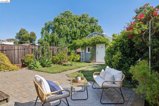 969 63Rd St, Oakland, CA 94608