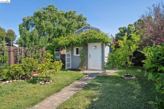 969 63Rd St, Oakland, CA 94608