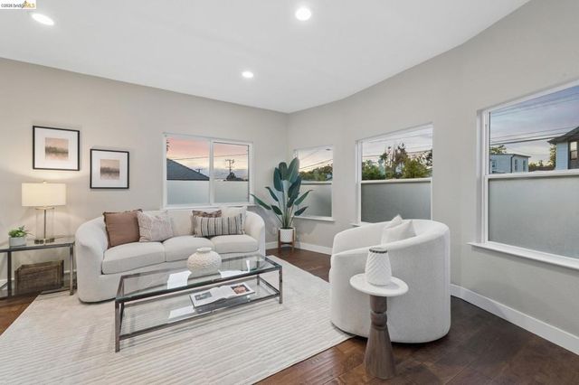 969 63Rd St, Oakland, CA 94608