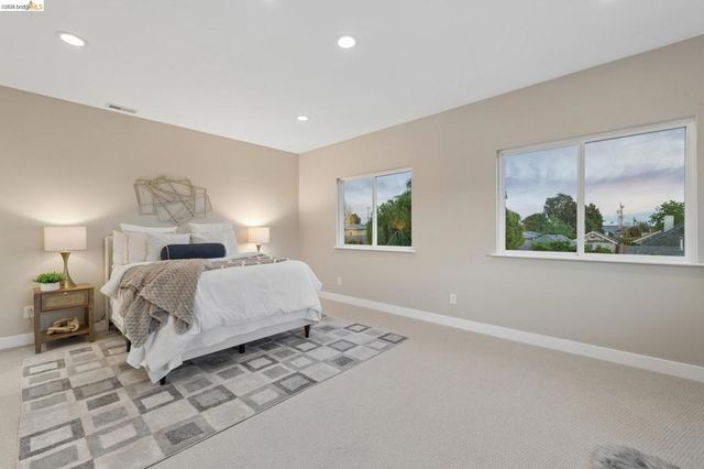 969 63Rd St, Oakland, CA 94608
