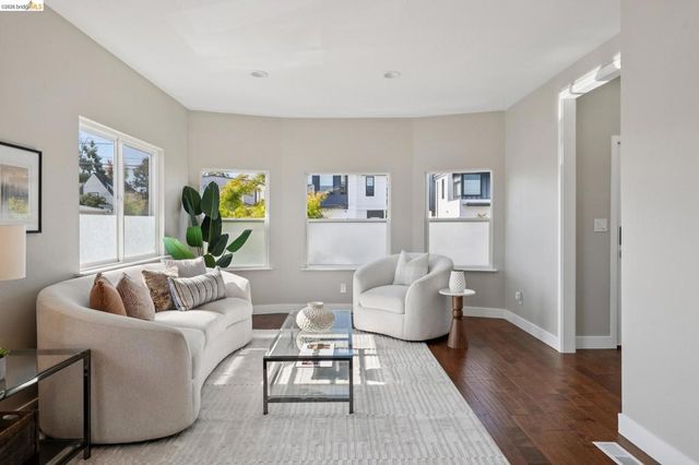 969 63Rd St, Oakland, CA 94608