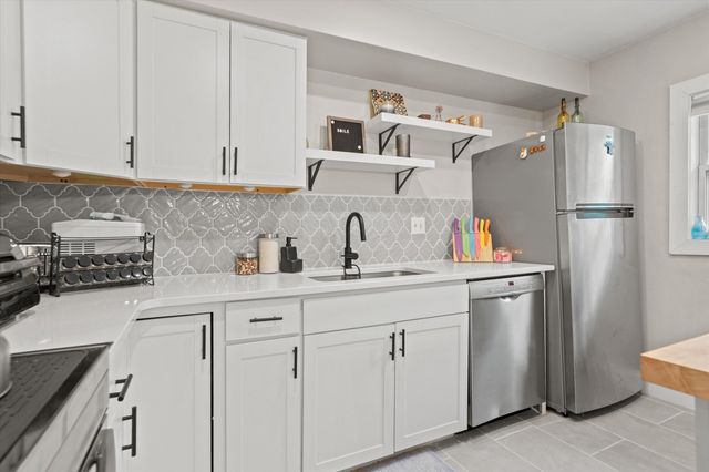 1109 EASTLAND CIR, Columbia, MO 65201
