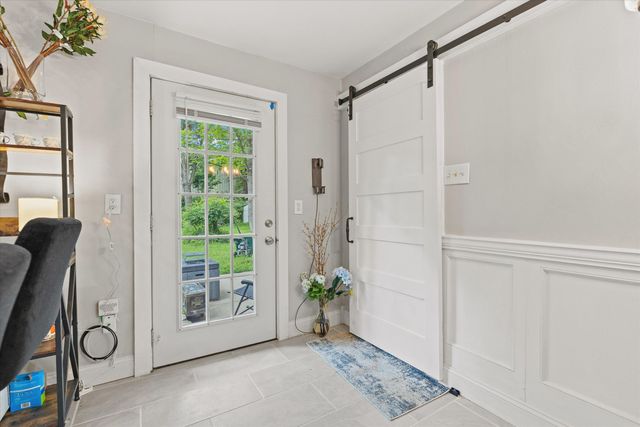 1109 EASTLAND CIR, Columbia, MO 65201