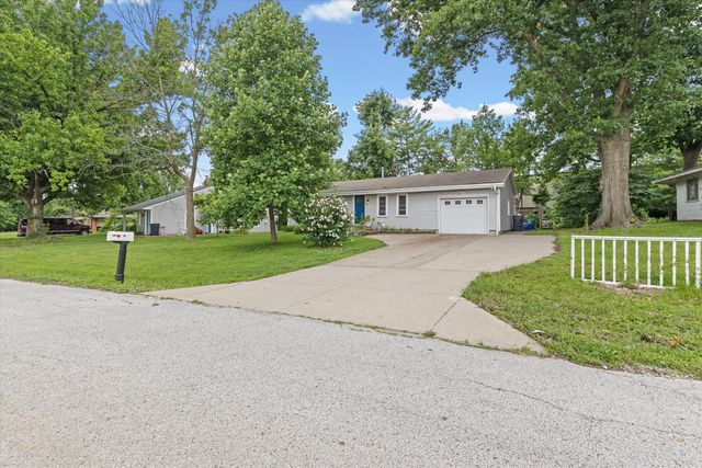 1109 EASTLAND CIR, Columbia, MO 65201