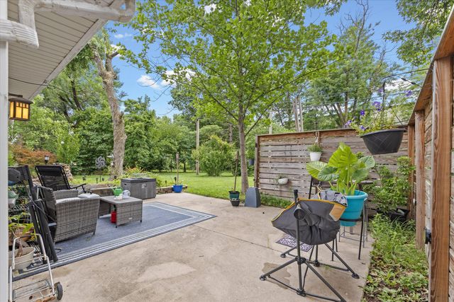 1109 EASTLAND CIR, Columbia, MO 65201