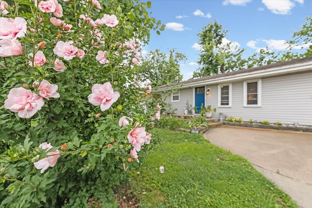 1109 EASTLAND CIR, Columbia, MO 65201