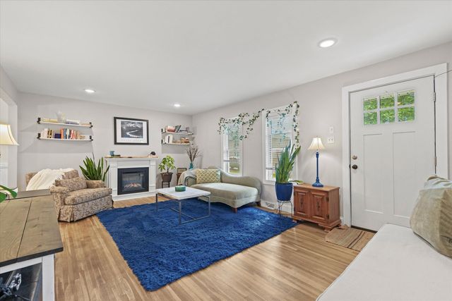 1109 EASTLAND CIR, Columbia, MO 65201