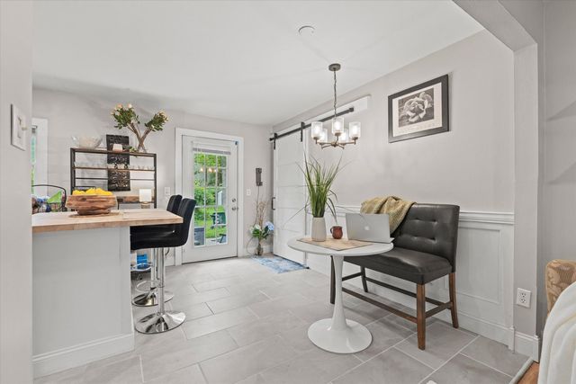 1109 EASTLAND CIR, Columbia, MO 65201