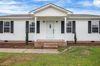 2109 Mae Ln, Lewisburg, TN 37091