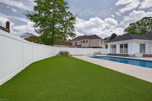 880 Los Colonis DR, Virginia Beach, VA 23456