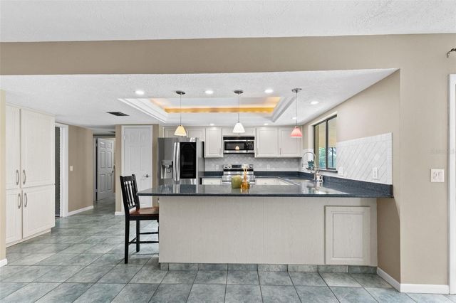 2311 LONG GREEN COURT, Valrico, FL 33596