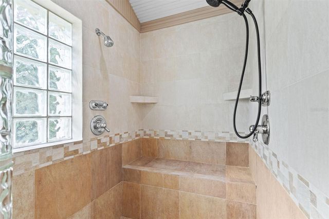 2311 LONG GREEN COURT, Valrico, FL 33596