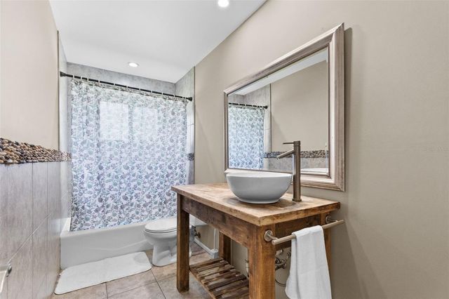 2311 LONG GREEN COURT, Valrico, FL 33596