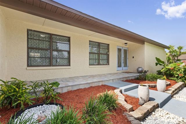 2311 LONG GREEN COURT, Valrico, FL 33596