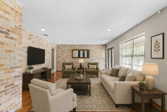 2311 LONG GREEN COURT, Valrico, FL 33596