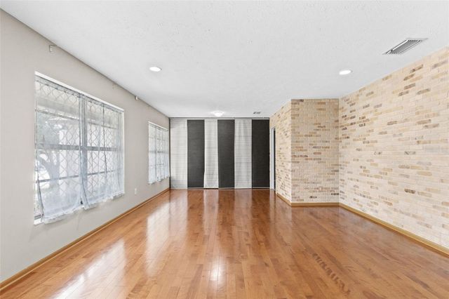 2311 LONG GREEN COURT, Valrico, FL 33596