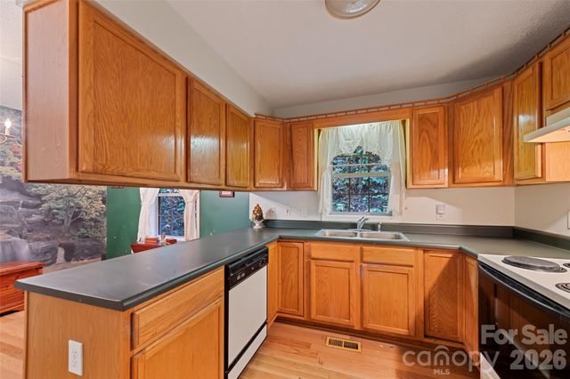 42 Greenview Drive, Maggie Valley, NC 28751