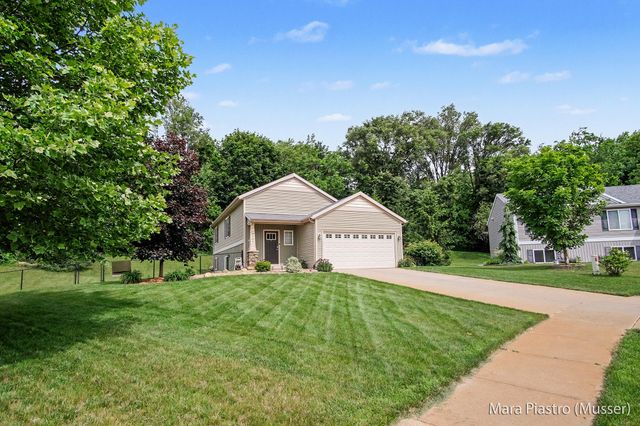 4558 Green Meadow Drive, Leighton Twp, MI 49316