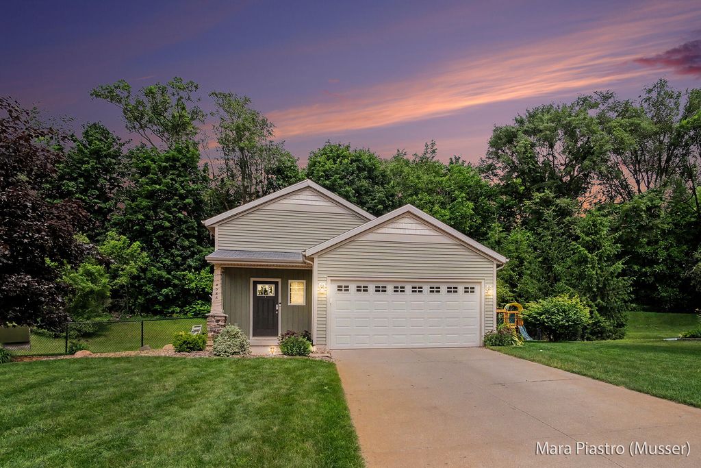 4558 Green Meadow Drive, Leighton Twp, MI 49316