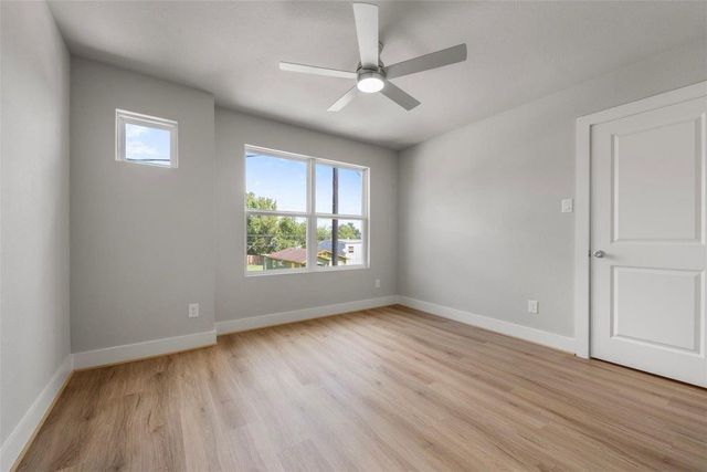 1222 E 33rd Street, Houston, TX 77022